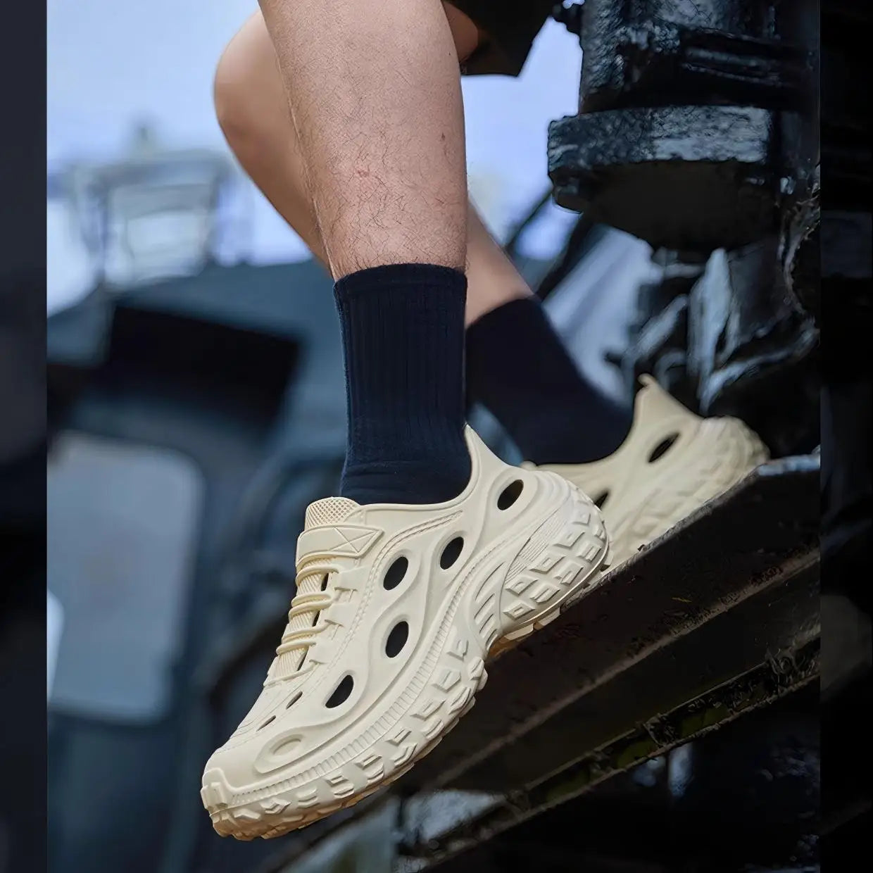 Men's Summer Clogs for Outdoor Wear, Beach Shoes, Non-Slip, Odor-Resistant, Closed-Toe, Women's Sports Casual Driving Sandals, Men's Outdoor Water Shoes
