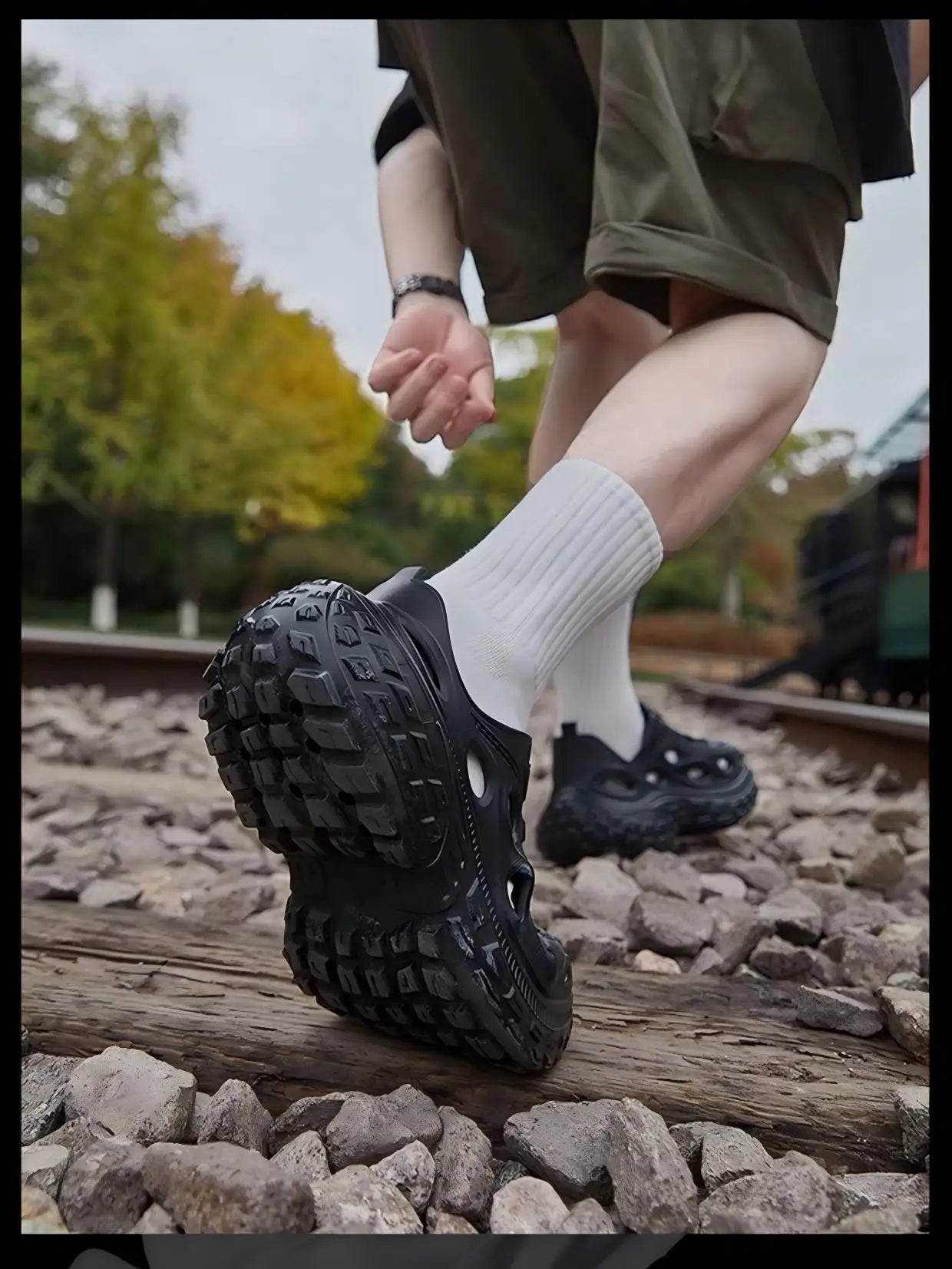 Men's Summer Clogs for Outdoor Wear, Beach Shoes, Non-Slip, Odor-Resistant, Closed-Toe, Women's Sports Casual Driving Sandals, Men's Outdoor Water Shoes