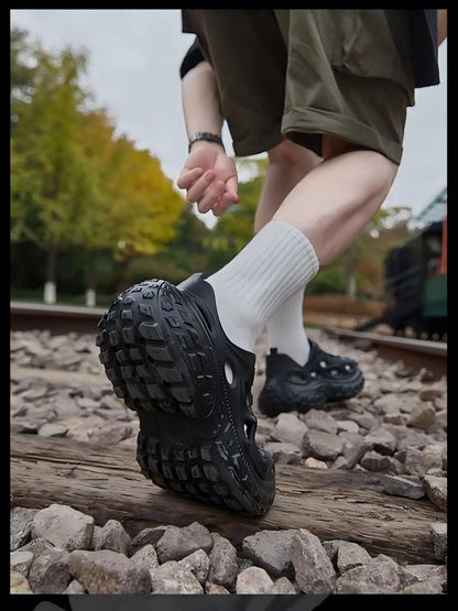 Men's Summer Clogs for Outdoor Wear, Beach Shoes, Non-Slip, Odor-Resistant, Closed-Toe, Women's Sports Casual Driving Sandals, Men's Outdoor Water Shoes