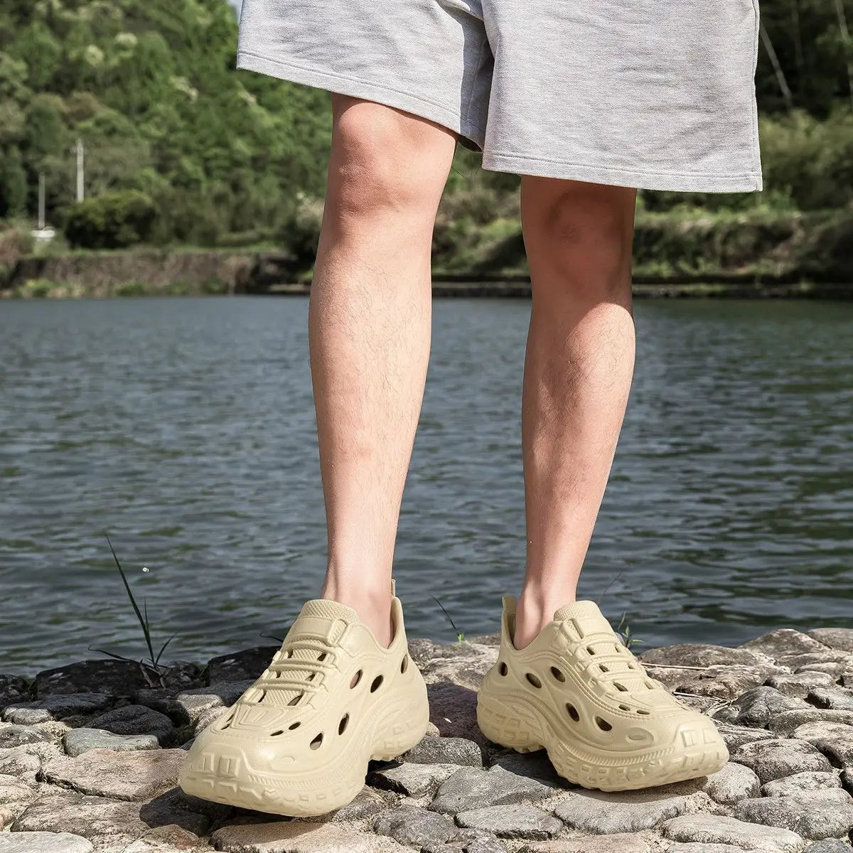 Men's Summer Clogs for Outdoor Wear, Beach Shoes, Non-Slip, Odor-Resistant, Closed-Toe, Women's Sports Casual Driving Sandals, Men's Outdoor Water Shoes