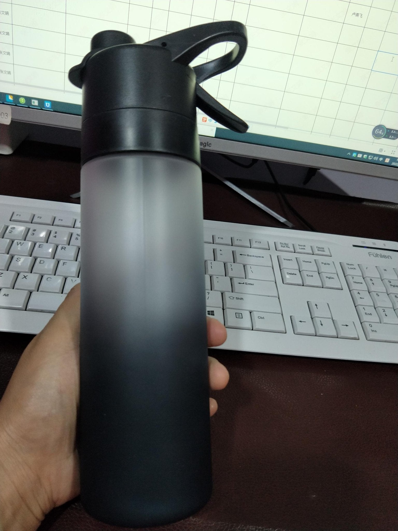 Misting Sports Water Bottle Large Capacity Leakproof Cup - BKKFinds