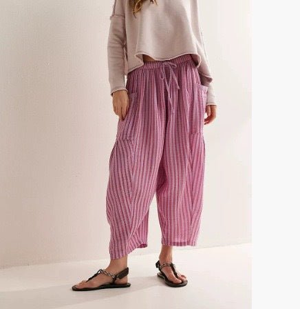 Striped Straight - leg Pants Elastic Waist Cropped Pleated Pants - BKKFinds