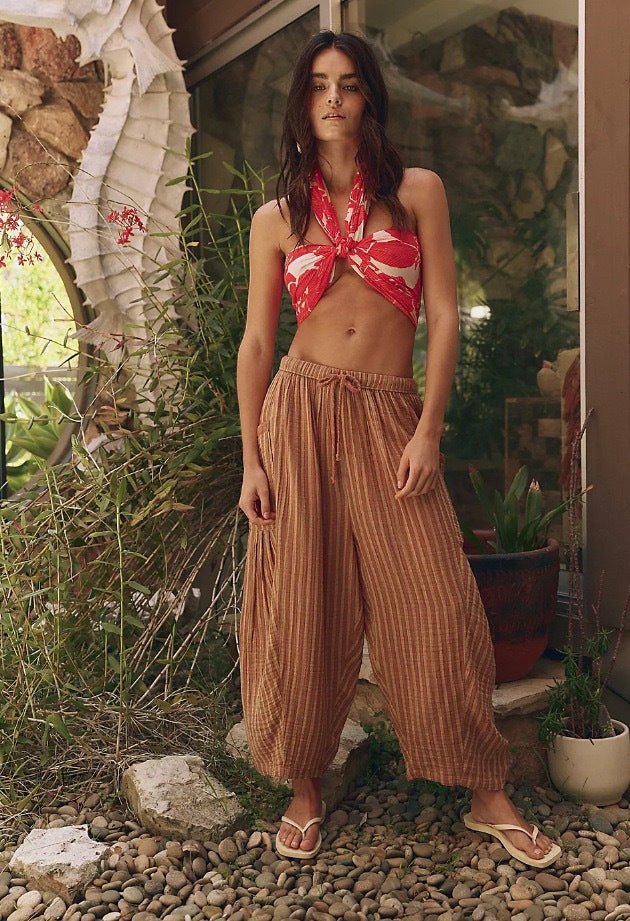 Striped Straight - leg Pants Elastic Waist Cropped Pleated Pants - BKKFinds